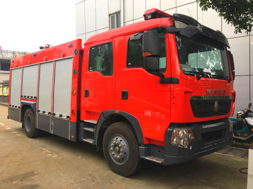 德国曼技术的豪沃T5G消防车介绍